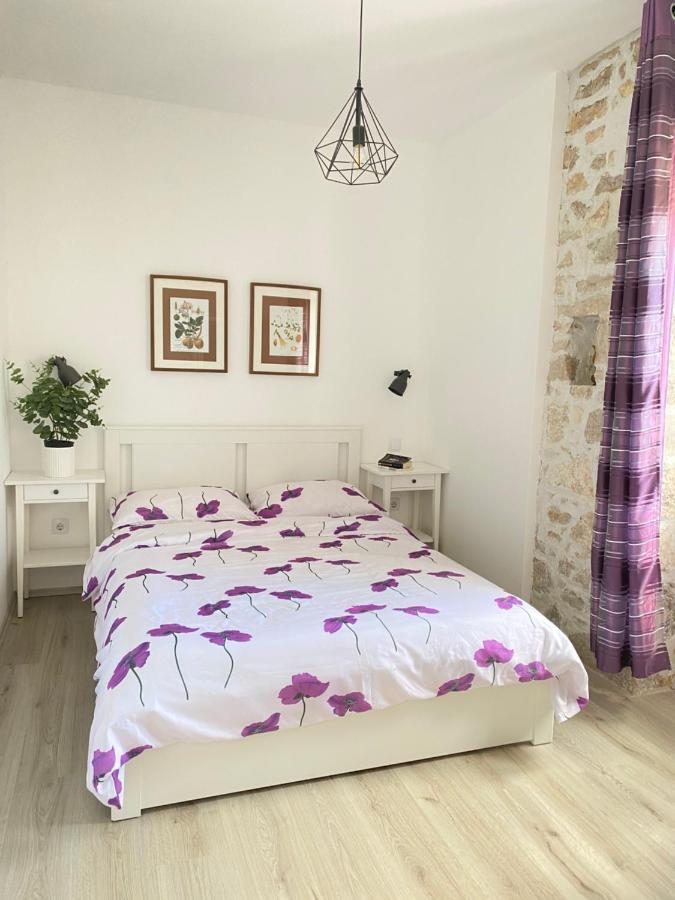 Holiday House Lucia ซูโกชัน ภายนอก รูปภาพ